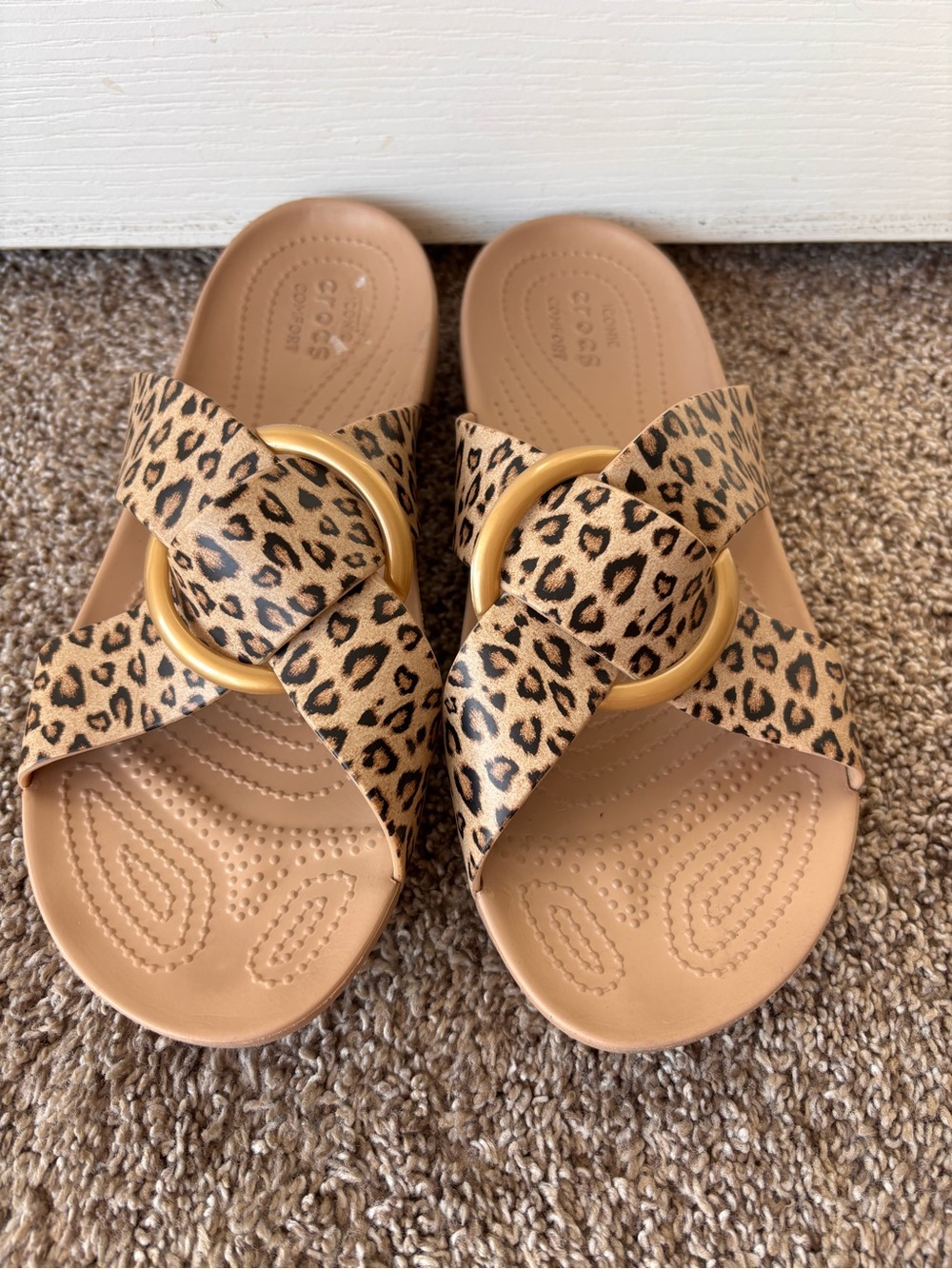 Leopard & Luxury: Crocs Serena Leopard Ring Slides Animal Print Womens 10